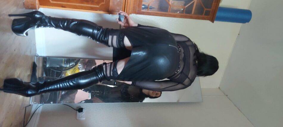 Mistress Vixen 23