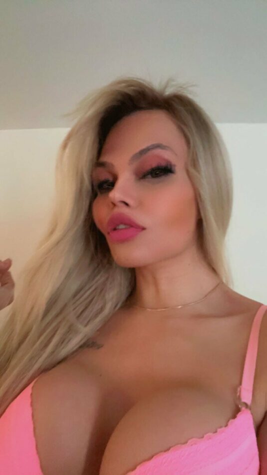 Pamela Barbie 20
