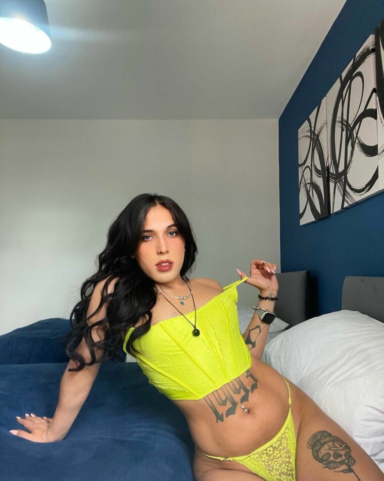 Beatriz Brazilian 16