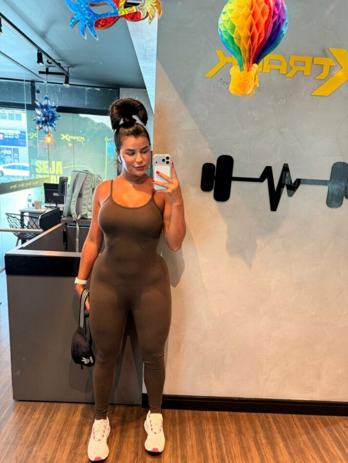 Larissa 6