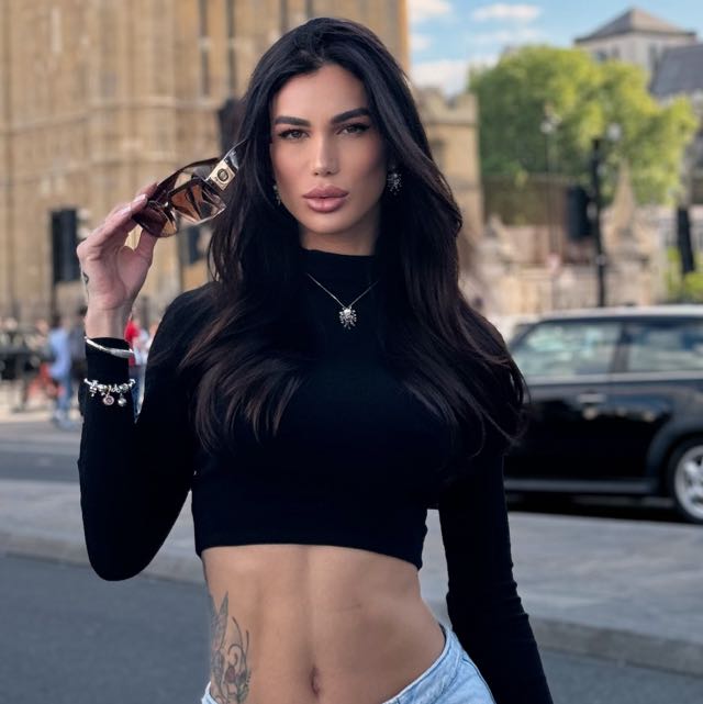 Larissa 50