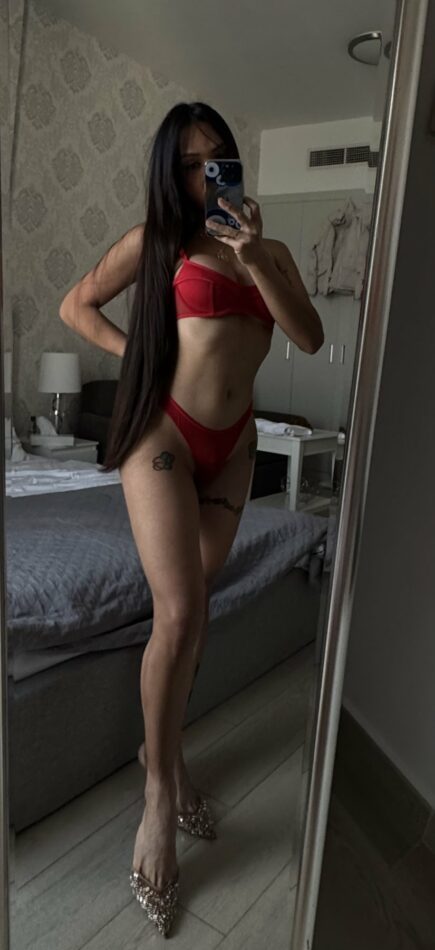 Lara 32