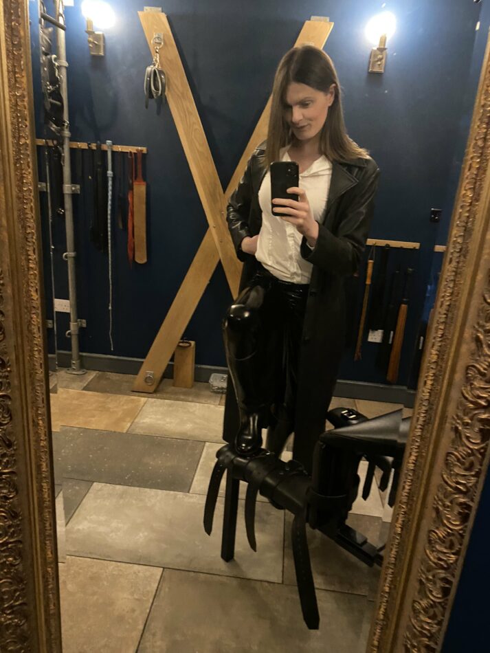 Kinky Leather 48
