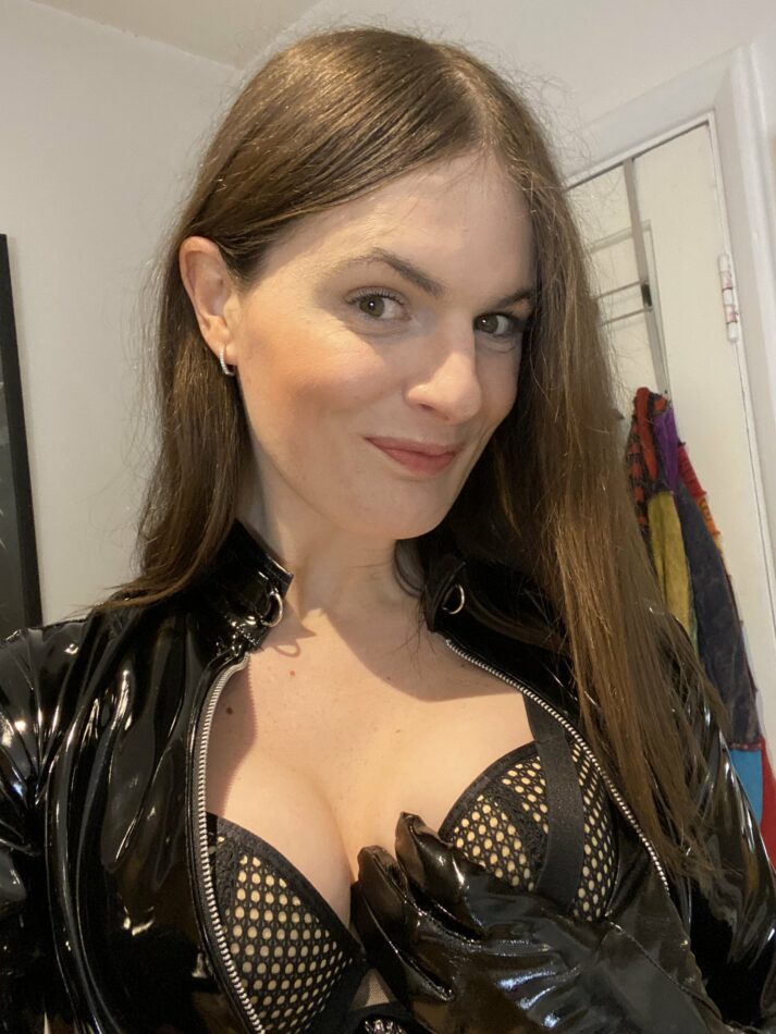 Kinky Leather 24