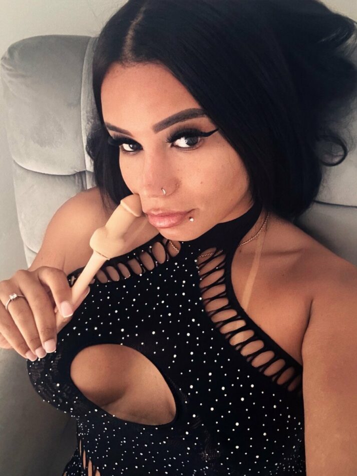Lisa Hot Latina 1