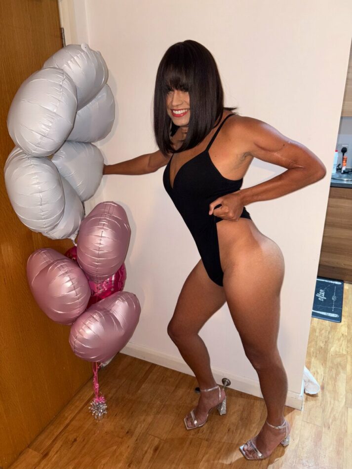 Lara Acciolly 3