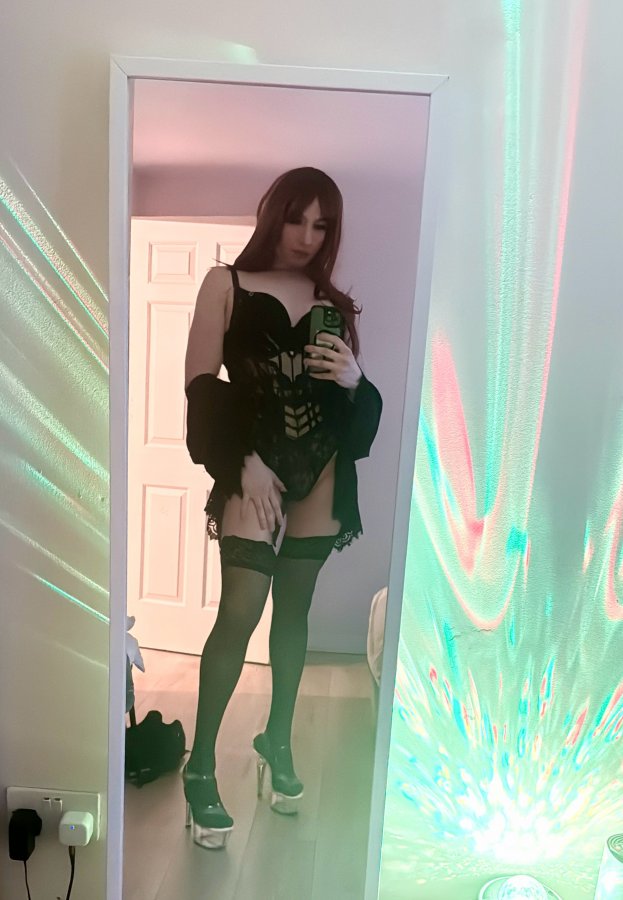 Mistress Lauren 14