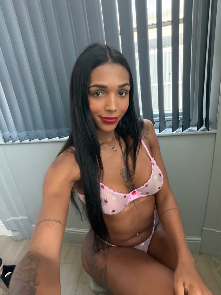 Manoela Ferrari 4