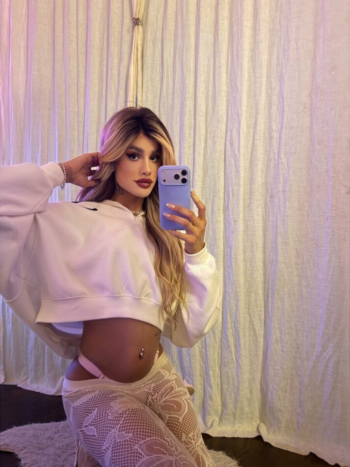 Sophia Hot 9