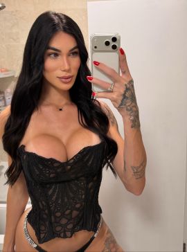 Larissa 4