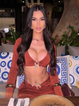 Larissa 3