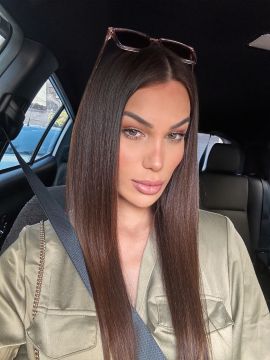 Larissa 19