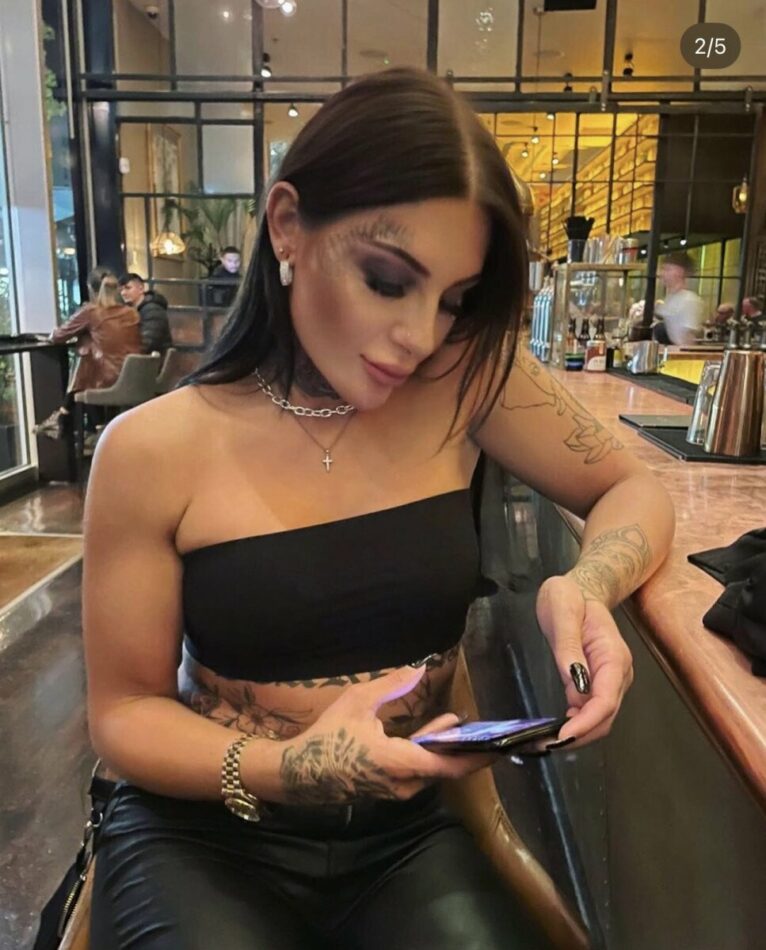Dakota Divine 11
