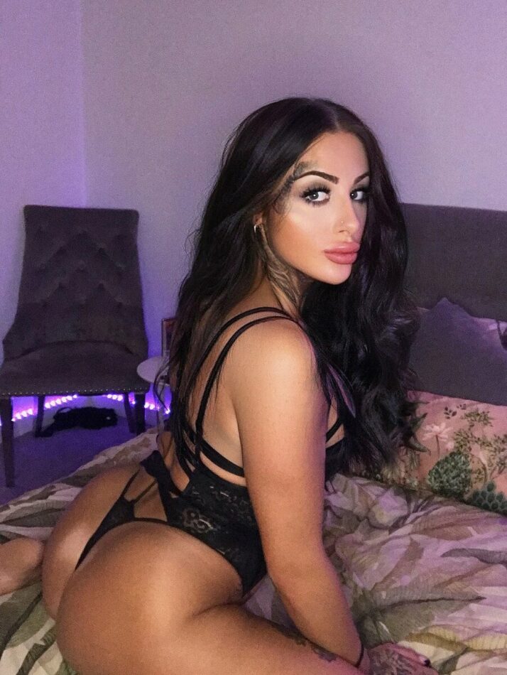 Dakota Divine 15