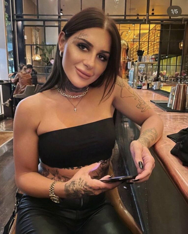 Dakota Divine 10