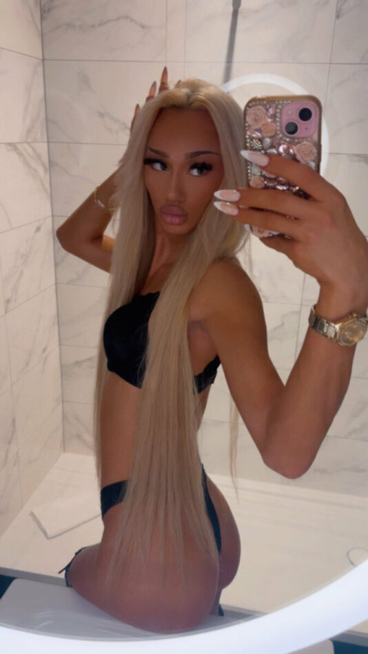 Nicolle 12